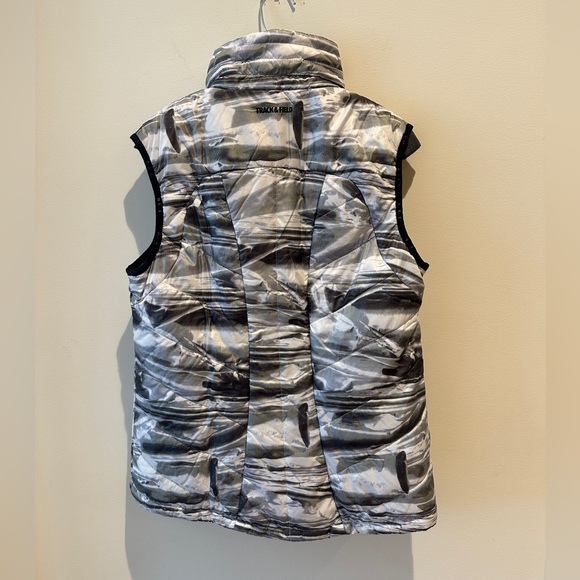Track & Field Printed Puffer Vest size medium - Picture 7 of 9